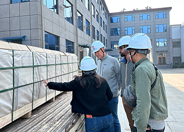 Italian customers visited the factory